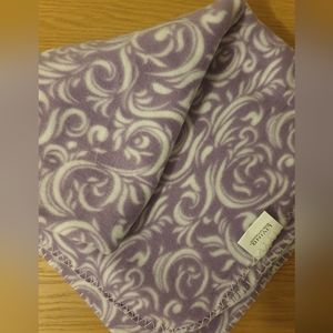 NWOT Living solutions throw, 50x60"